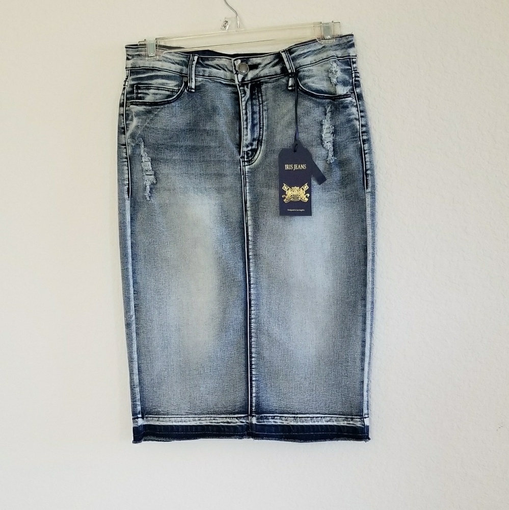 Distressed jean-material pencil skirt